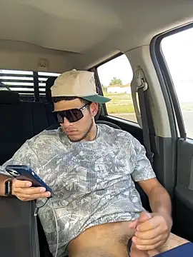 Snapshot of StrokingDaddy4 chatting on March 31, 2026, 10:43 pm StrokingDaddy4 online show from March 31, 2026, 10:43 pm