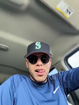 Snapshot of StrokingDaddy4 chatting on April 13, 2026, 8:14 pm StrokingDaddy4 online show from April 13, 2026, 8:14 pm