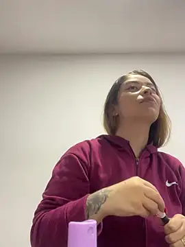 CharlotteBrownn  online show from February 22, 2026, 3:29 am