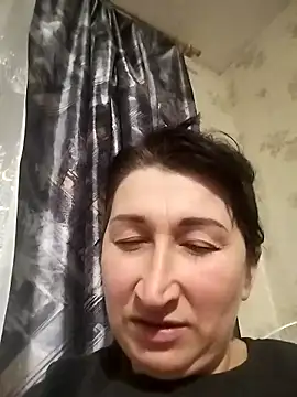 Funny Karina online show from November 28, 2025, 5:04 pm