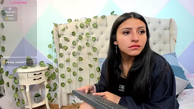 ZaharaSkylar online show from October 27, 2025, 11:36 am