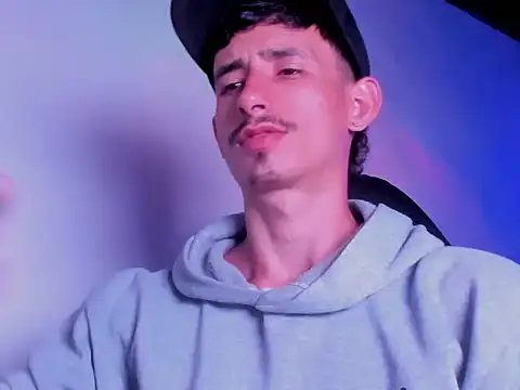 Damartinez27 online show from March 4, 2026, 8:42 am