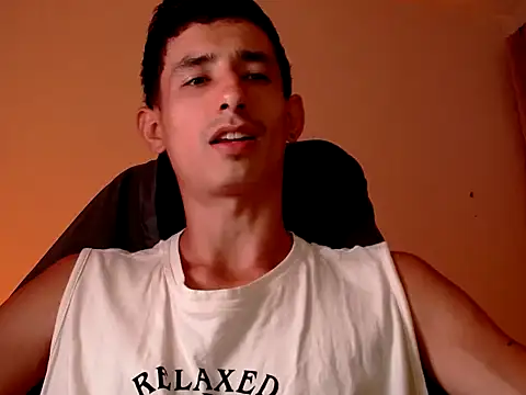 Snapshot of Damartinez27 chatting on July 22, 2026, 5:10 am Damartinez27 online show from July 22, 2026, 5:10 am