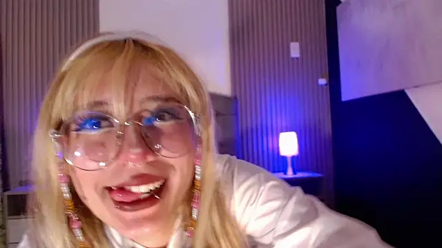 rihonna hs8 online show from October 8, 2025, 7:33 pm