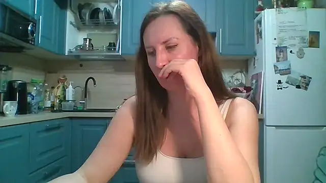 ALICAINWONDERLAND online show from April 12, 2026, 5:07 pm