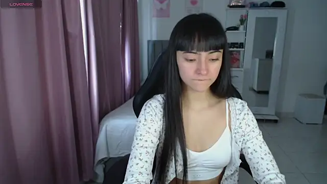 Snapshot of violetta_blackk chatting on May 19, 2026, 4:35 pm violetta blackk online show from May 19, 2026, 4:35 pm