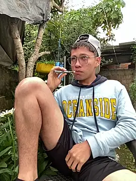 elfernh online show from February 15, 2026, 10:17 pm