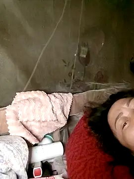 CoMay003 online show from April 5, 2026, 9:01 pm