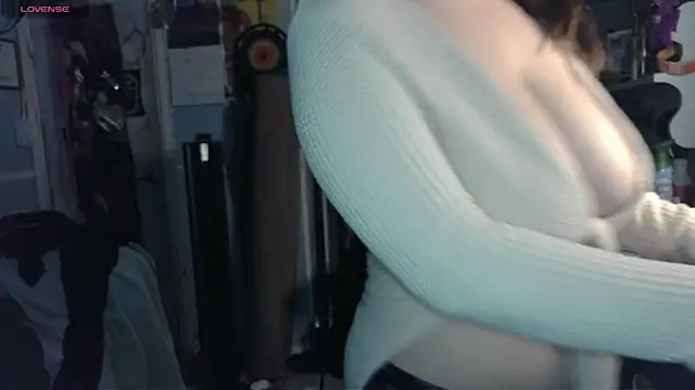 bimbo gurl online show from April 4, 2026, 12:57 pm