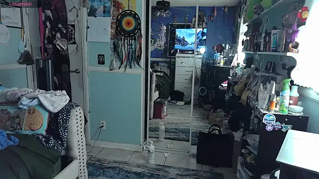 bimbo gurl online show from April 9, 2026, 10:59 pm