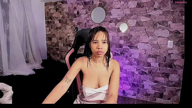 samiacooper25 online show from February 23, 2026, 5:49 am