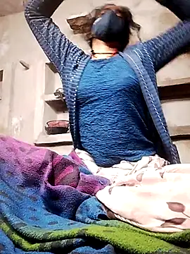 MISS-KAYA online show from December 18, 2025, 9:21 pm