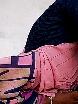 MISS-KAYA online show from April 8, 2026, 3:17 am