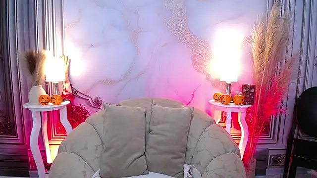 Snapshot of MilkyLally chatting on October 28, 2025, 12:09 pm MilkyLally online show from October 28, 2025, 12:09 pm