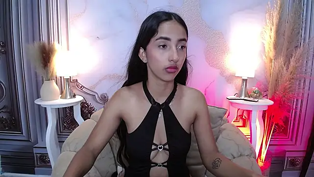 Snapshot of MilkyLally chatting on November 11, 2025, 12:16 pm MilkyLally online show from November 11, 2025, 12:16 pm