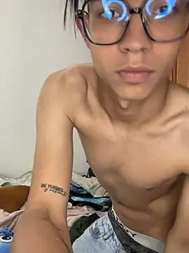 diegoand0911 online show from April 20, 2026, 9:16 pm