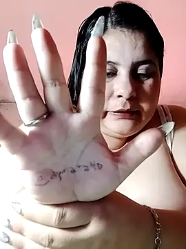 Snapshot of Ayma1983 chatting on November 12, 2025, 11:10 am Ayma1983 online show from November 12, 2025, 11:10 am