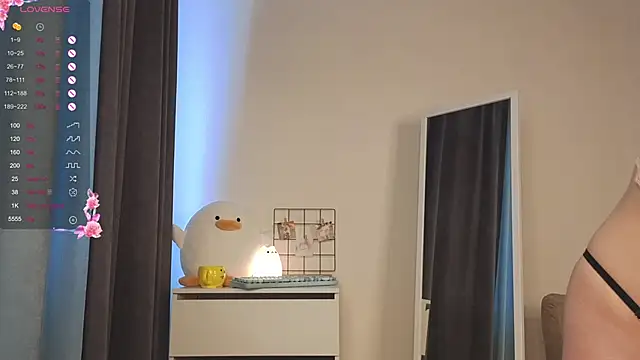 roxydolll online show from April 17, 2026, 2:03 am