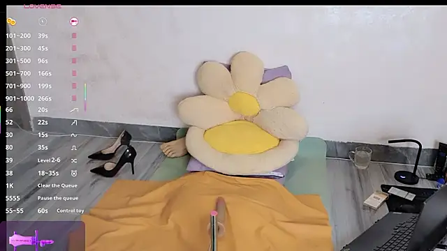 Snapshot of Solsken_ chatting on September 16, 2025, 10:49 am Solsken online show from September 16, 2025, 10:49 am