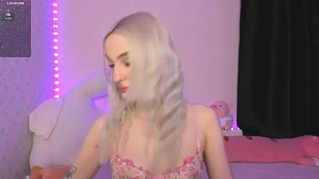 succubantra online show from January 14, 2026, 2:01 pm