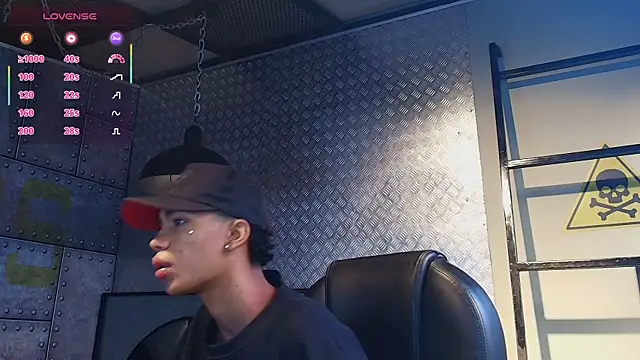 AlanCutee online show from September 13, 2025, 11:43 am