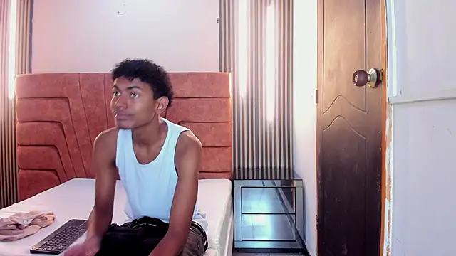 FYKMOR 1 online show from September 24, 2025, 3:54 am