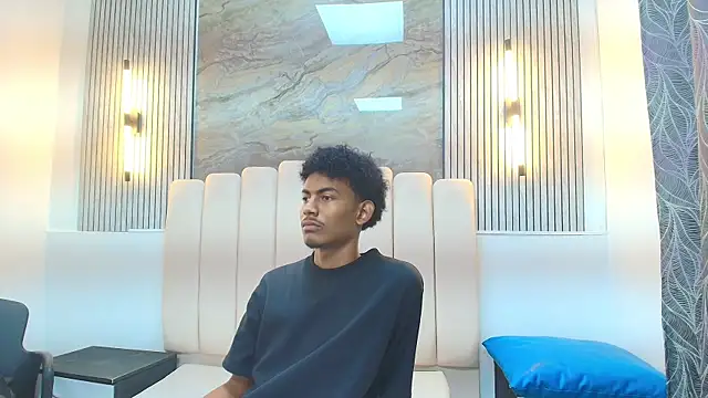 FYKMOR 1 online show from November 20, 2025, 8:08 pm