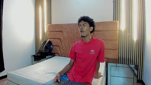 FYKMOR 1 online show from December 4, 2025, 7:44 pm