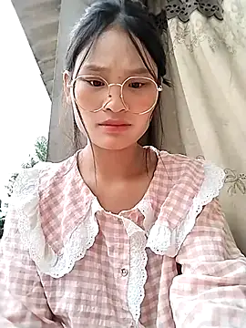 saronla 03 online show from October 31, 2025, 3:18 am