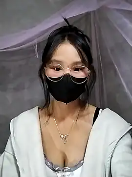 saronla 03 online show from December 5, 2025, 7:10 pm