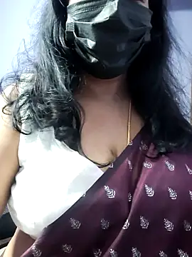 mallu-lover online show from November 5, 2025, 1:27 am