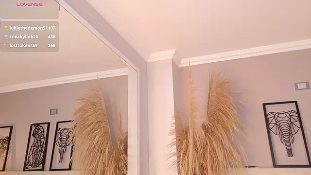 amy miller1 online show from November 19, 2025, 8:09 pm