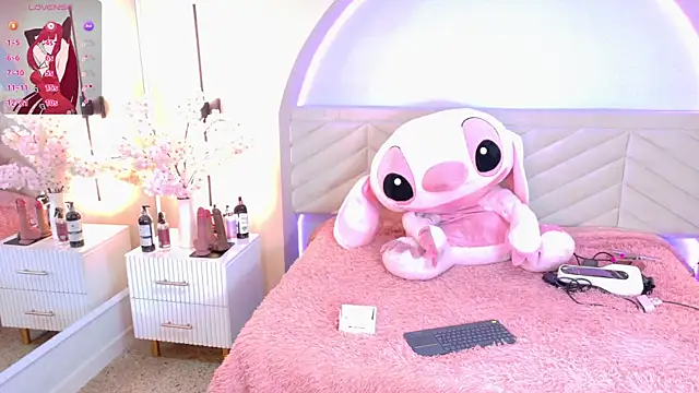 amy miller1 online show from April 15, 2026, 9:37 pm