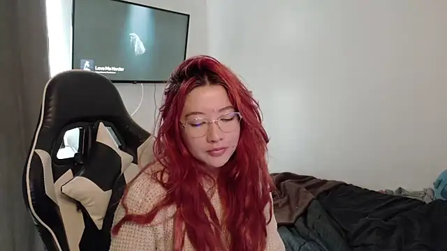 lunnaa  online show from September 9, 2025, 4:28 pm