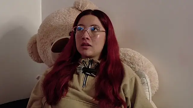 lunnaa  online show from November 7, 2025, 4:01 am