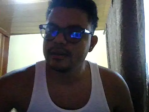 Snapshot of elturcudito chatting on February 9, 2026, 10:47 pm elturcudito online show from February 9, 2026, 10:47 pm