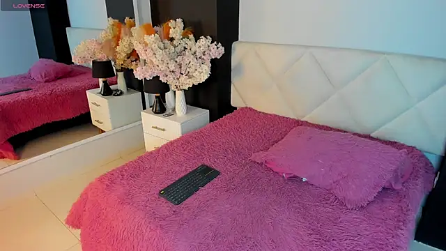 Snapshot of veronica_hill_ chatting on January 6, 2026, 3:10 am veronica hill online show from January 6, 2026, 3:10 am