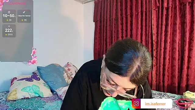 isaferrer06 online show from May 13, 2026, 5:38 am