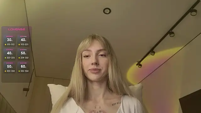 Lunainnk online show from March 28, 2026, 3:50 am