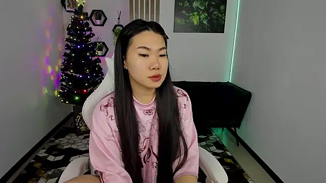 LunaPurrr online show from January 6, 2026, 10:56 pm