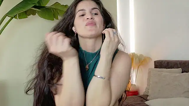 lizdevine online show from October 17, 2025, 6:43 pm