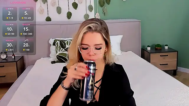 PrincessSlay online show from October 3, 2025, 5:37 am