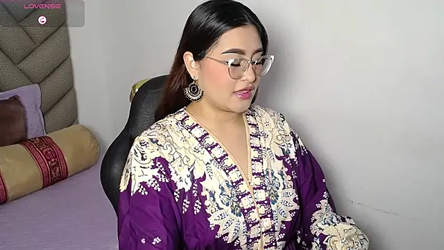 heluejamil online show from October 30, 2025, 2:07 pm