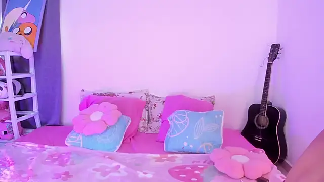 Snapshot of EmyGomezz chatting on September 17, 2025, 6:42 pm EmyGomezz online show from September 17, 2025, 6:42 pm