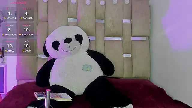 JulianaCarter online show from December 18, 2025, 7:42 pm