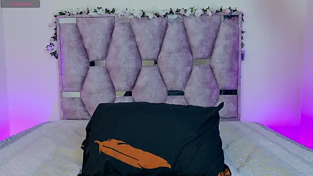 lana and liam  online show from October 27, 2025, 10:30 am