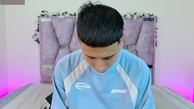 lana and liam  online show from November 8, 2025, 10:37 am