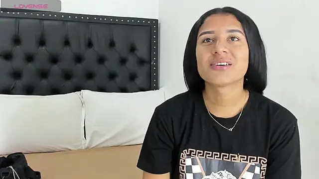 ScarlettVell online show from September 9, 2025, 5:45 pm