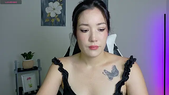 Eliih 01 online show from February 26, 2026, 5:01 pm