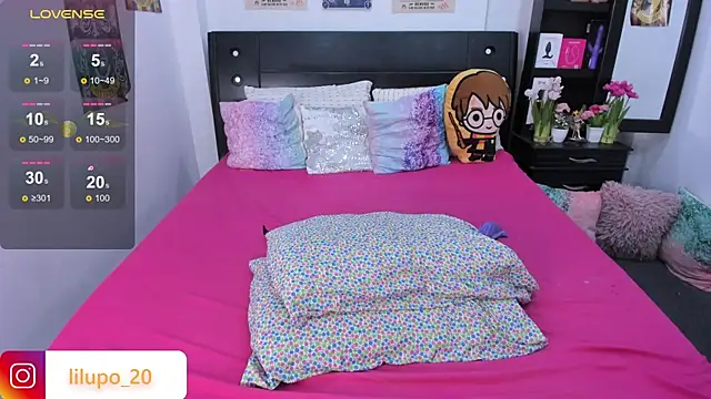 lilylunapotter online show from April 17, 2026, 3:42 am